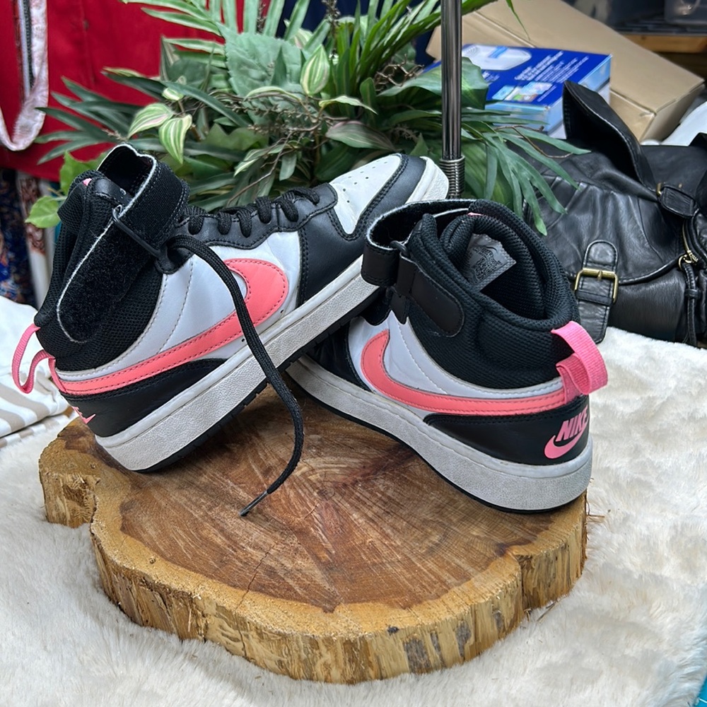 Nike Kids Sneakers Black and Pink High-Tops